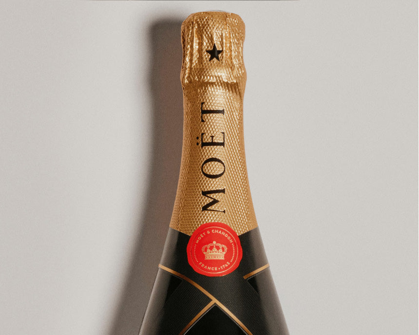 Moet et Chandon Grand Vintage 2016 Champagne and Flutes Gift Box