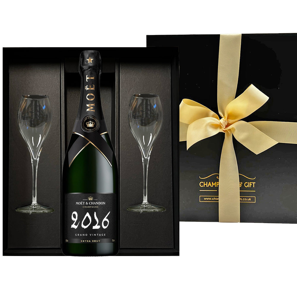 MOET & CHANDON グラン・ヴィンテージ・フルート Moet et Chandon Grand Vintage 2016 Champagne and Flutes Gift Box